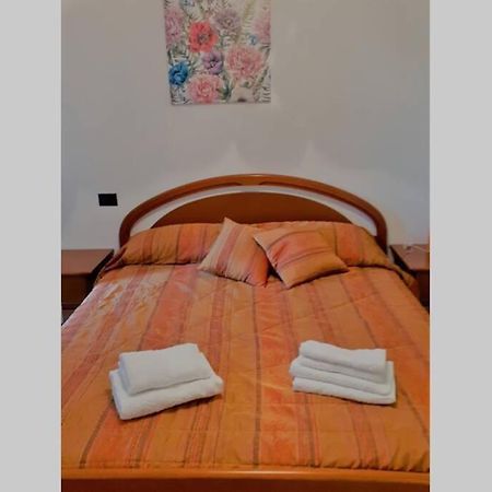 Feel At Home - Casa Loredana Lovere Exterior foto